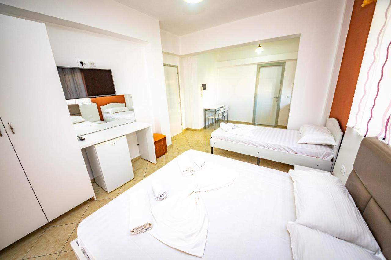 Ideal Aparthotel Saranda Buitenkant foto