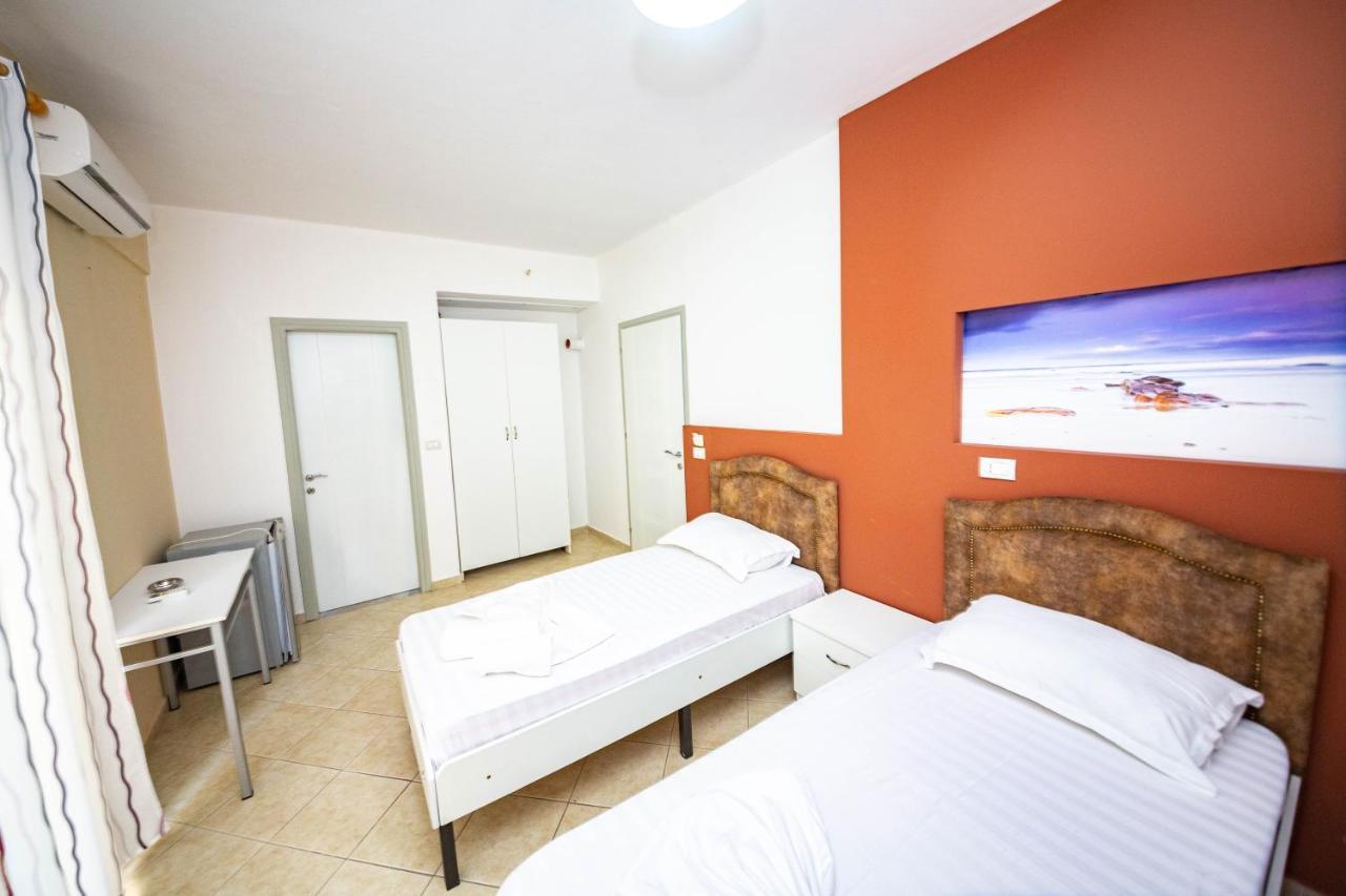 Ideal Aparthotel Saranda Buitenkant foto