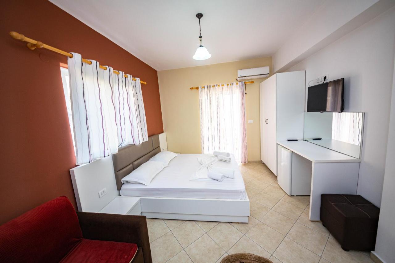 Ideal Aparthotel Saranda Buitenkant foto