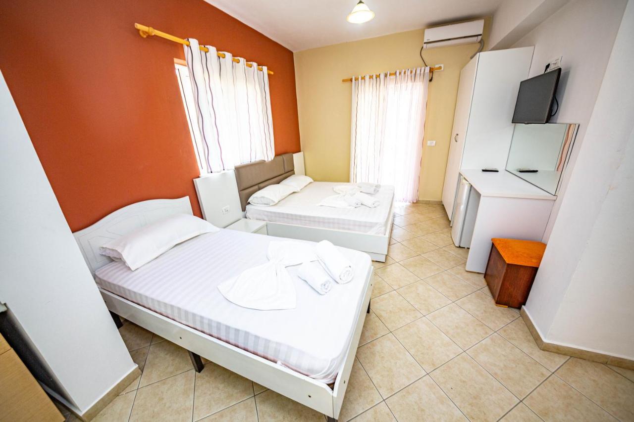 Ideal Aparthotel Saranda Buitenkant foto