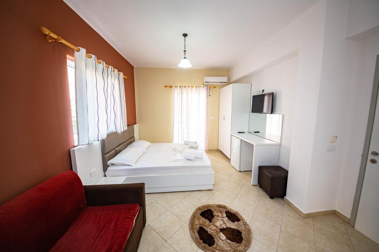 Ideal Aparthotel Saranda Buitenkant foto